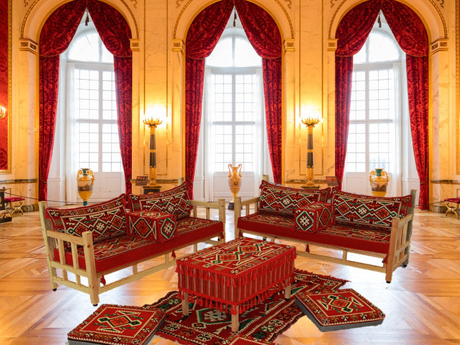 Orientalische Sitzecke mit Erhöhung, Bodenkissen, Palettenkissen, Sitzecke, Sitzkissen, Orientalisch
