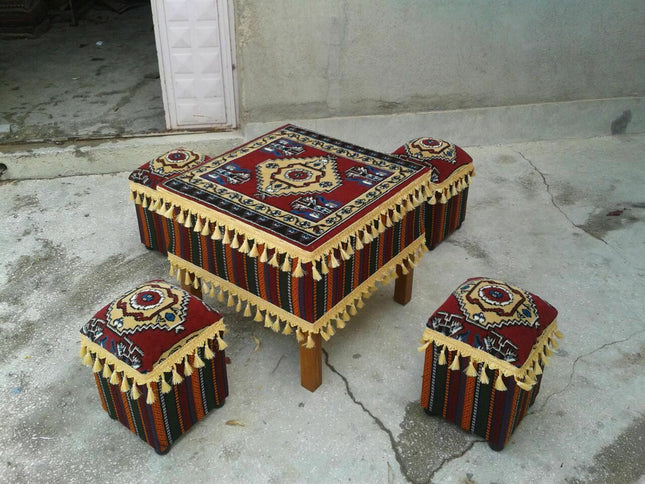 Orientalisches Tisch-Set, Orientalische Sitzecke mit Hockern, Orientalische Ecke, Sark Kösesi